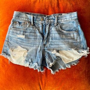 Light-wash Denim shorts